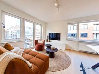 Gemeubeld/ jaarOp wandelafstand van het strand en  de Lippenslaan vindt u dit uiterst aangenaam en gezellig appartement met volwaardige slaapkamer en...