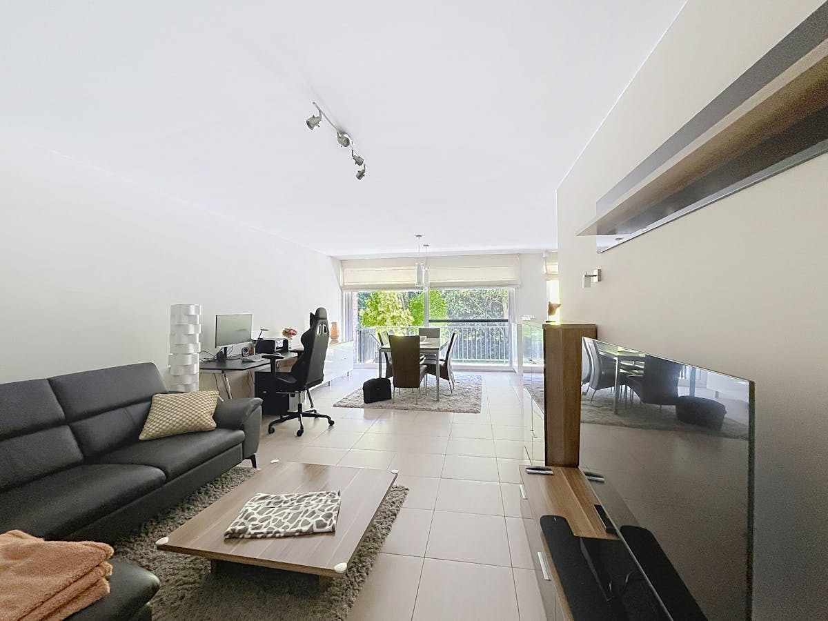 Ruim appartement met 2 slaapkamers en garage te huur nabij Brugge - foto 4