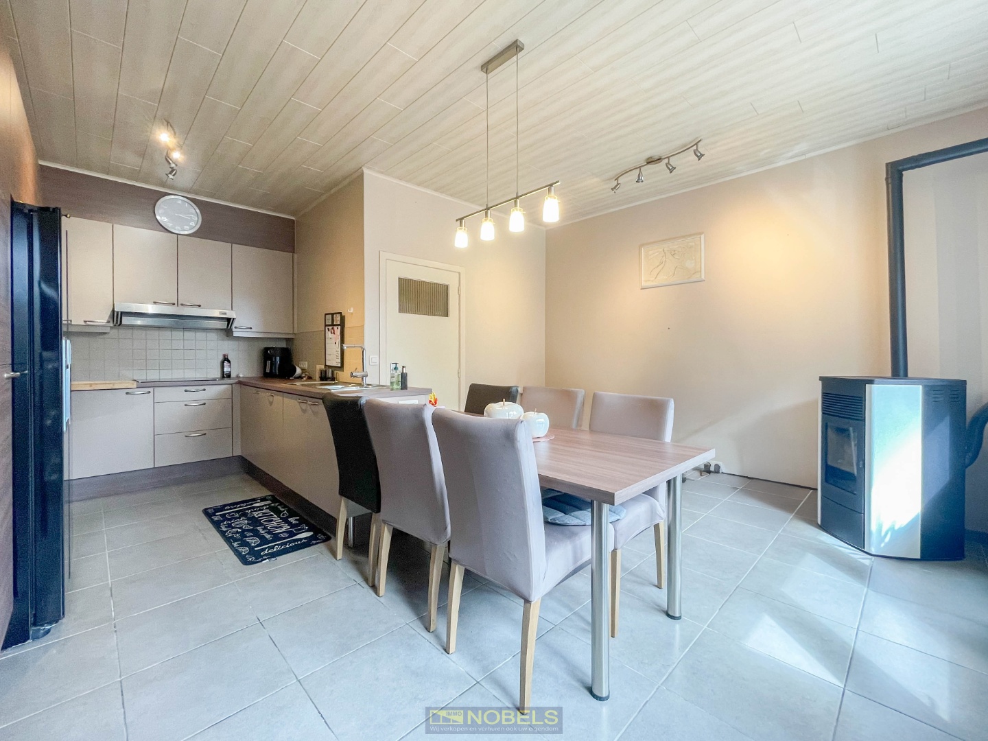 Te koop, verrassend ruime stadswoning met gezellig koertje te Ronse - foto 5