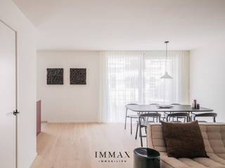 Situé entre Kolenkaai, Veldmaarschalk Fochstraat et Leopold II Laan, le projet KAAI 30 est la dernière partie du bloc d'immeubles existant. Les écoles, les magasins et les transports en commun sont accessibles à pied. Ce quartier tranquille est suffisamment éloigné du centre touristique mais donne un accès direct à ce que Bruges a de mieux à offrir.<br />- Situation centrale à la périphérie de Bruges avec vue sur le Kolenkaai<br />- Plusieurs supermarchés dans un rayon d'un kilomètre autour du projet<br />- Possibilité de se rendre à pied à la Place du Marché et au Zand de Bruges<br />- Promenades à pied et à vélo dans les environs de Bruges<br />- Fitness et piscine à moins de 1 km<br /><br />Appartement B 0.2 - Appartement au rez-de-chaussée avec la disposition suivante : <br />Hall d'entrée avec toilettes invités, espace de vie avec cuisine ouverte donnant un accès direct à la terrasse privée, débarras, 1 chambre avec salle de bain attenante équipée d'une douche à l'italienne et d'un lavabo.