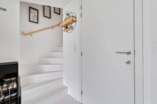 Deze tijdloze en energiezuinige half open bebouwing op ca 257m2 is voorzien van alle moderne comfort en hedendaagse technieken omdat deze maar...