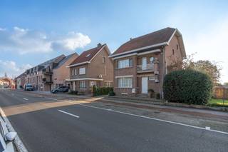 Deze charmante, authentieke woning met grote tuin is gelegen in het centrum van Tielen. De Art Deco woning heeft een perceeloppervlakte van...