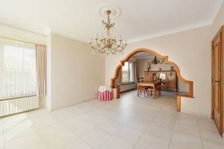 In het fijne Wiekevorst kunnen we u zeker bekoren met deze instapklare, goed onderhouden woning! De ruime begane grond nodigt uit en biedt een grote...