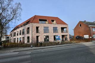 Ruim gelijkvloers appartement met 3 slaapkamers !Opendeurdag zaterdag 14 februari van 14u tot 16u en Zondag 15 februari van 10u tot 12u ! Indeling :...