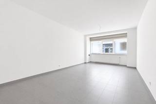 Dans la résidence « France » à Knokke-Heist, nous trouvons cet appartement au rez-de-chaussée prêt à emménager à vendre. L'appartement a été...