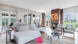 Vrijstaande woning op royaal perceel met panoramisch uitzicht, vlakbij MaastrichtDeze charmante, vrijstaande woning is rustig en landelijk gelegen in...