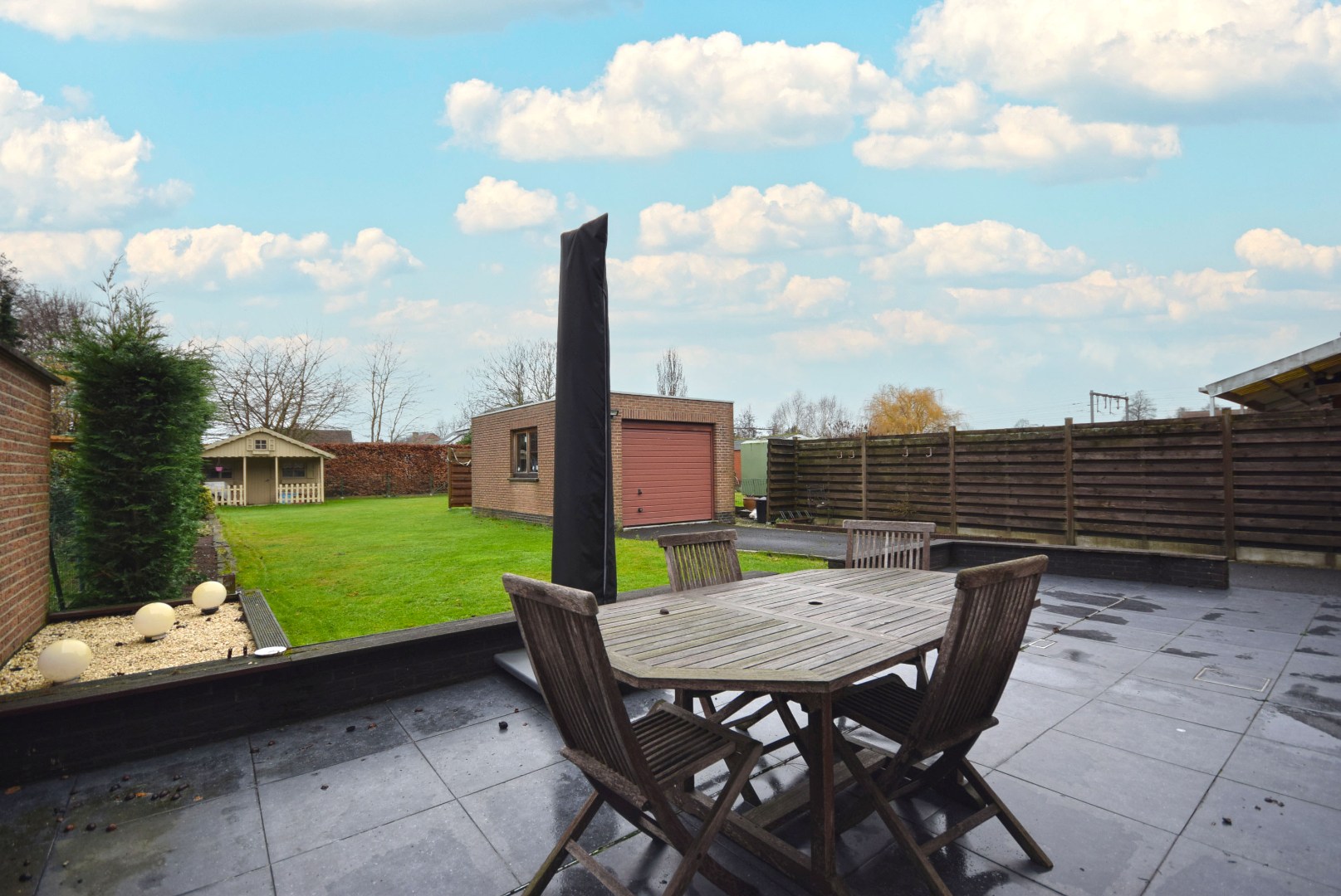 ZEER RUIME EN GOED ONDERHOUDEN HALF OPEN BEBOUWING - foto 2