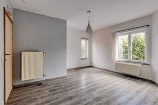 BIEDEN VANAF 349.000,00 EURO!Ontdek dit veelzijdige handelspand met woonst aan de Grote Hulststraat 57 in Tielt! 🍽️Een toplocatie met uitstekende...