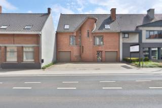 Op zoek naar een statige woning met veel potentieel en een zonnige ruime tuin?Deze karaktervolle woning aan de Grote Baan in Melsele biedt een...