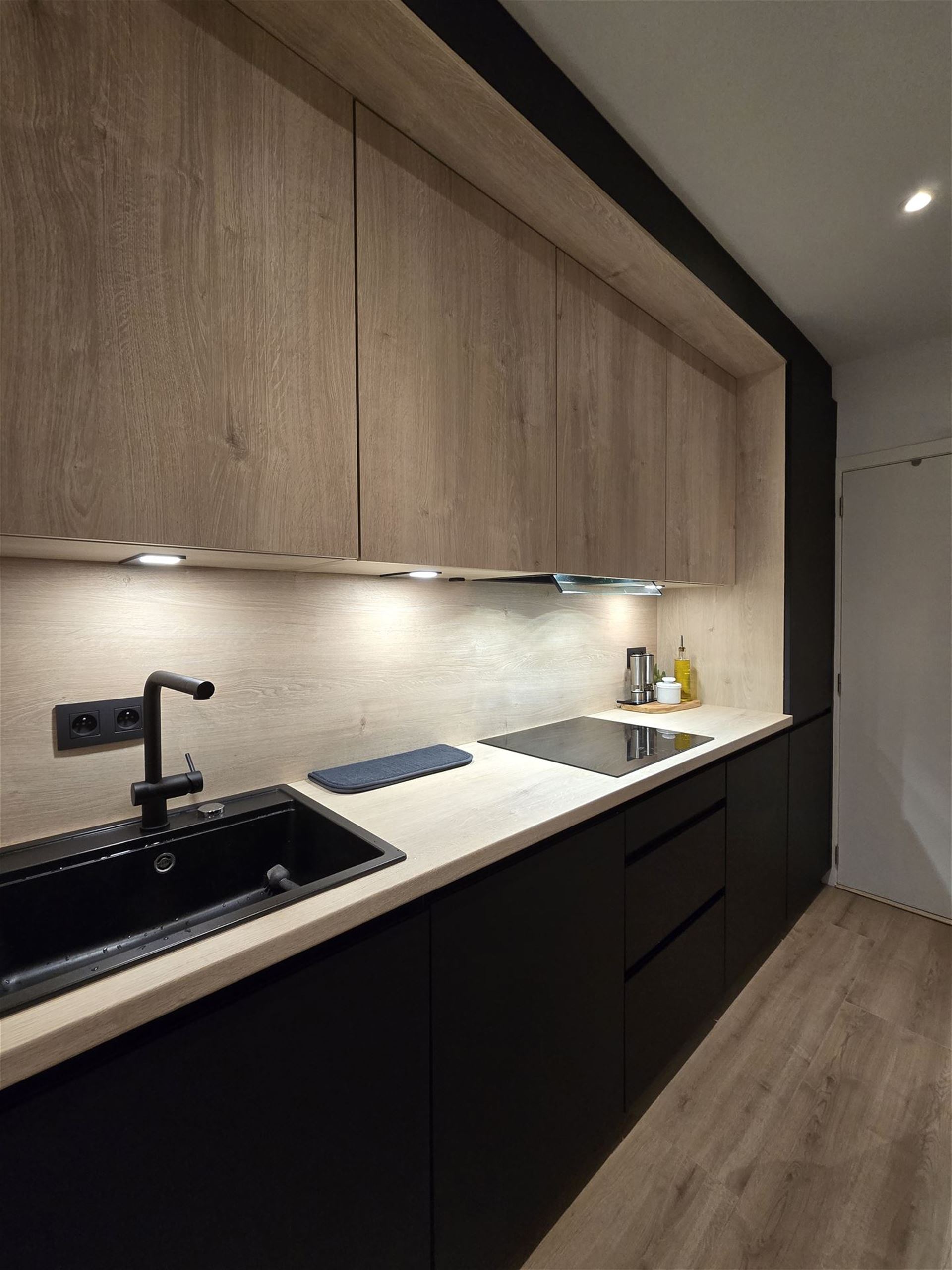 Woning met 2 slaapkamers, bureau en tuin - foto 3