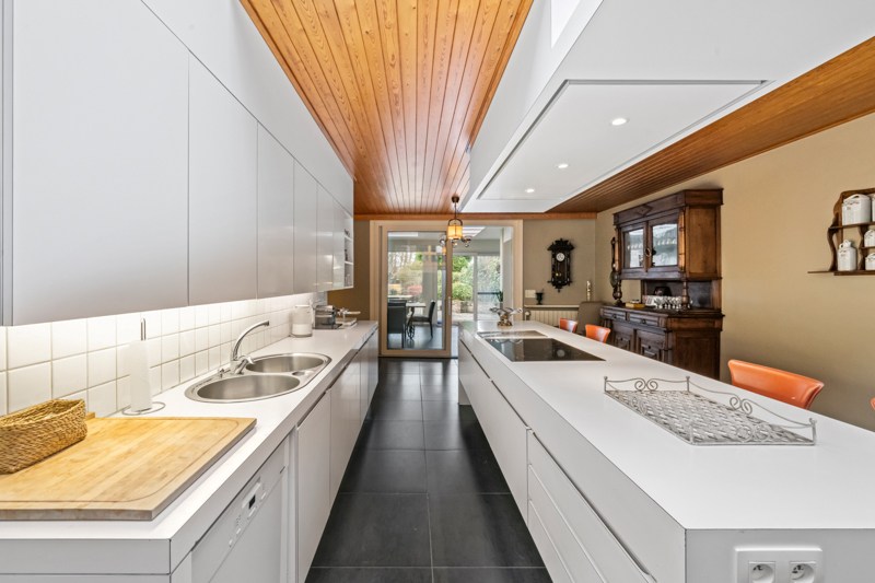 Veelzijdige woning met tuin en uitweg in Eernegem - foto 4