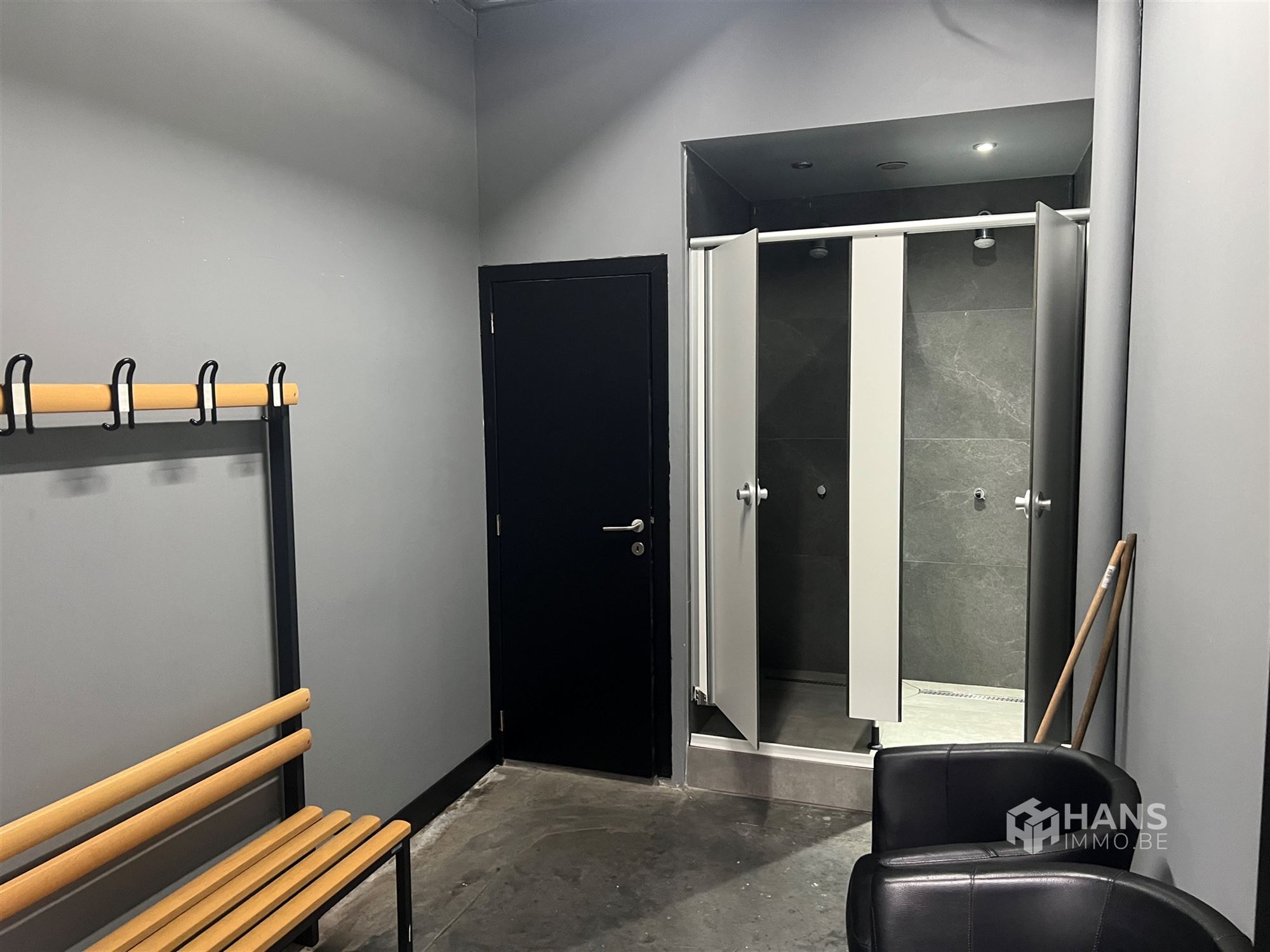 Ruim magazijn met sanitair (324m²) in Deurne - foto 5