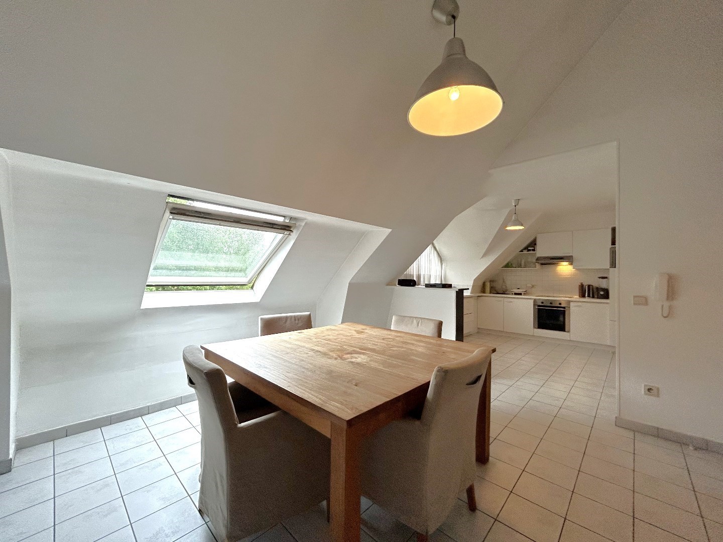 Instapklaar appartement met 2 slpk. en zeer groot terras in centrum Geel - foto 3