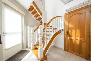 Charmante halfopen woning met tuin en garage in TurnhoutIn een aangename zijstraat vlakbij het centrum van Turnhout vind je deze halfopen woning op...