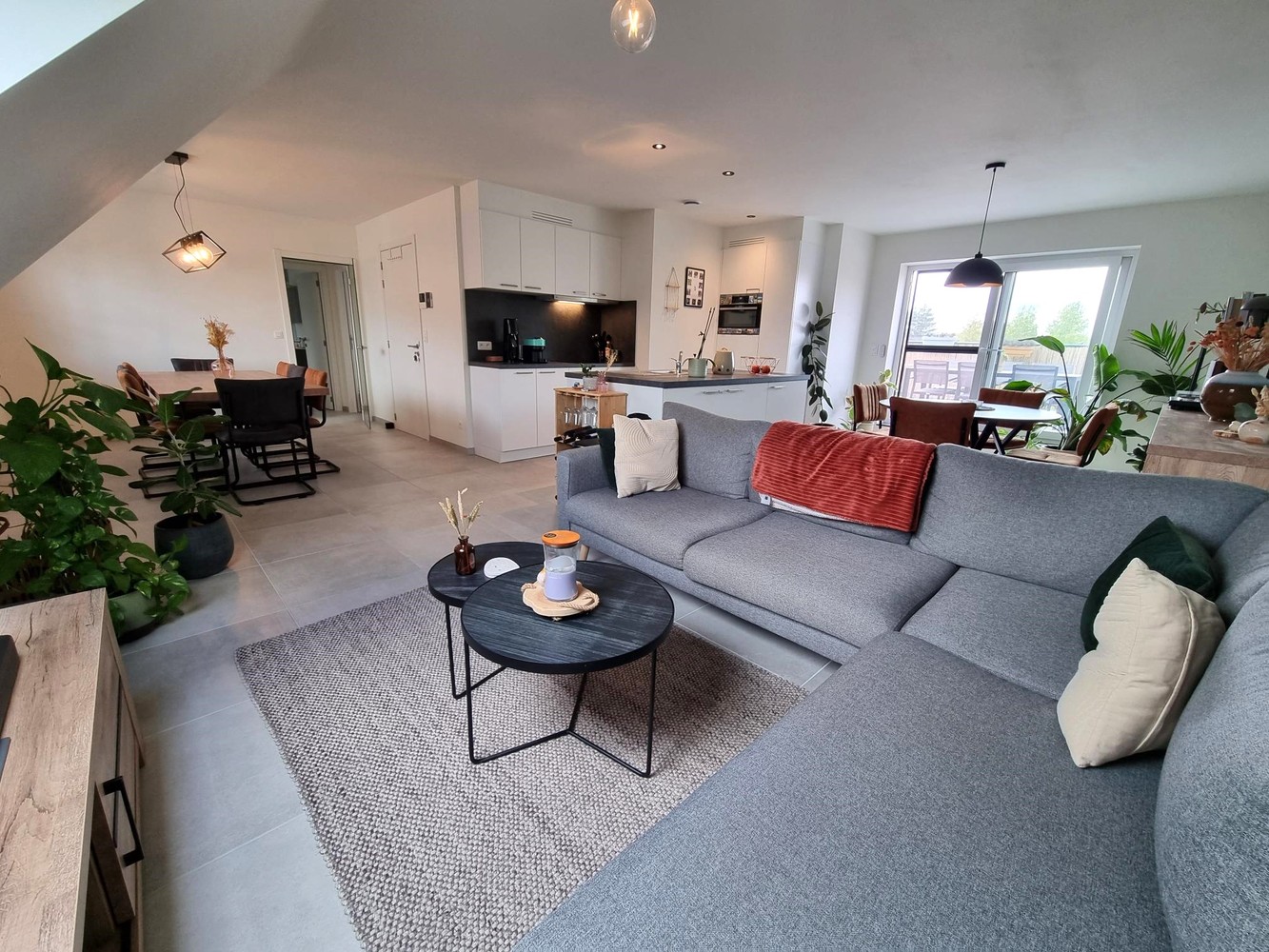 Ruim dakappartement van 95m² met zonnig, groot terras, kelderberging en parkeerplaats ondergronds. - foto 4