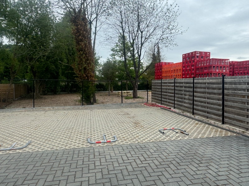 Open parkeerplaatsen te huur Dr van de Perrestraat Geel - foto 1