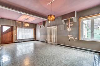 Deze ruime woning is uitstekend gelegen op perceel grond van circa 265m² in het centrum van Deinze en op slechts 250 meter van het station...