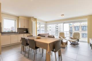 [[ DIT PAND NEEMT DEEL AAN DE ERA OPEN HUIZEN DAG OP 13/6 VAN 14:30 TOT 15:30 ]]De Panne: modern 2-slaapkamerappartement met zeezicht te koop! Dit...