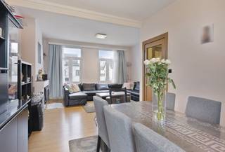 Are you looking for a centrally located family home to buy in Deurne? Then this three-bedroom house on the Lakborslei is just the thing for you...