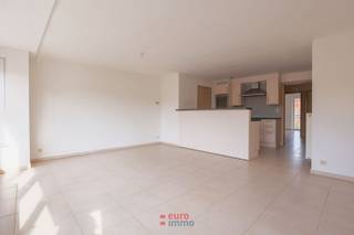 Dit appartement baadt in het licht en is bovendien fantastisch gelegen.Het appartement bevindt zich op de tweede verdieping van de residentie...