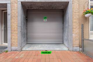 Ruime garage/loods op topligging in de Vramboutstraat, pal in het centrum. Dankzij de vlotte bereikbaarheid en centrale ligging vormt dit...