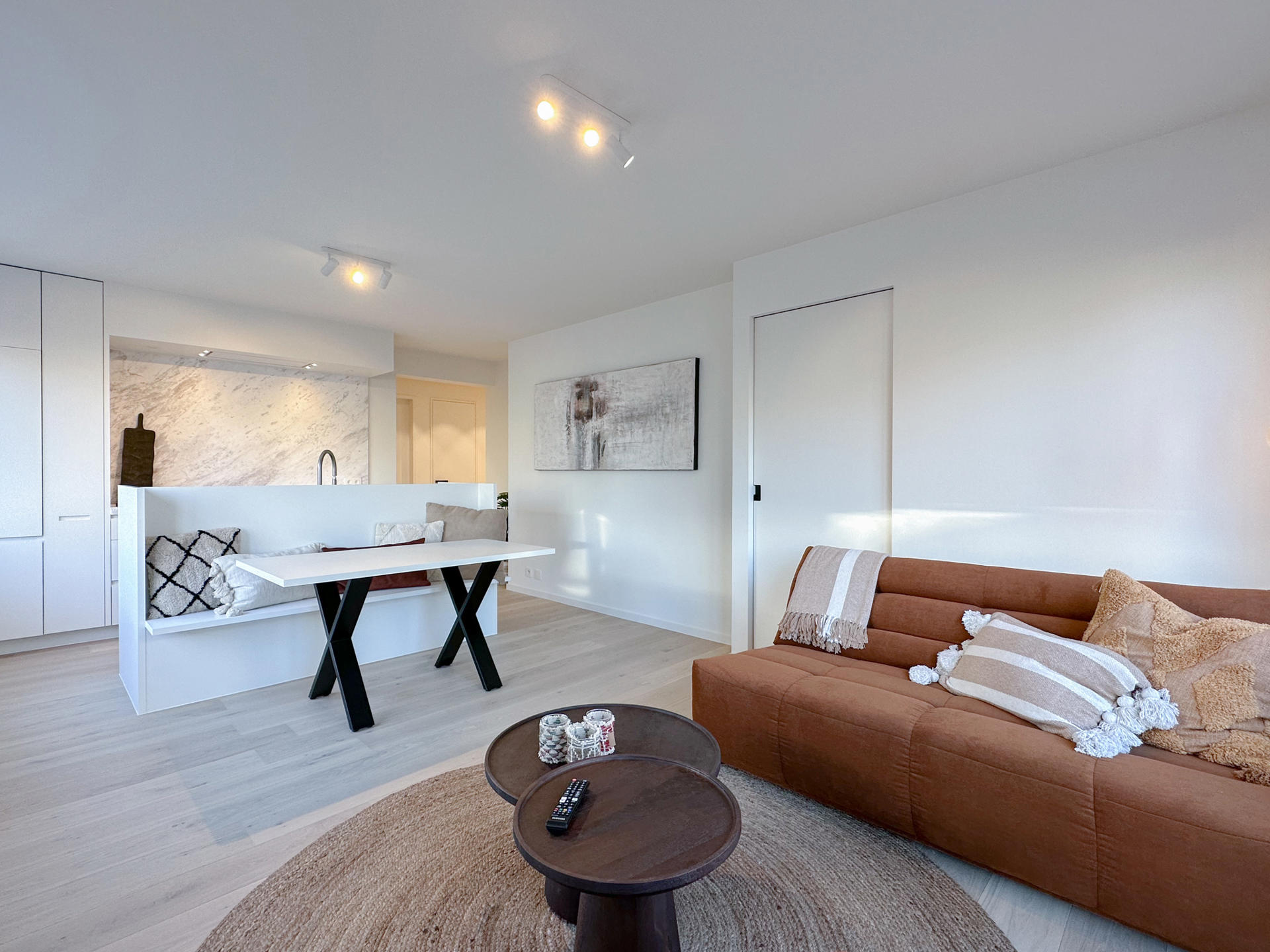 Lichtrijk HOEKAPPARTEMENT nabij de Lippenslaan! - foto 1