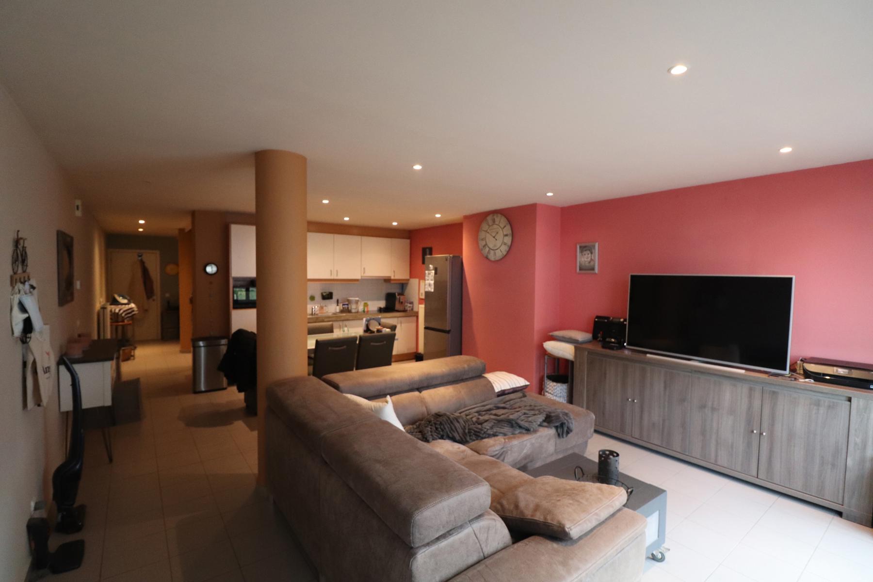 Gelijkvloers appartement met slaapkamer en berging. - foto 3