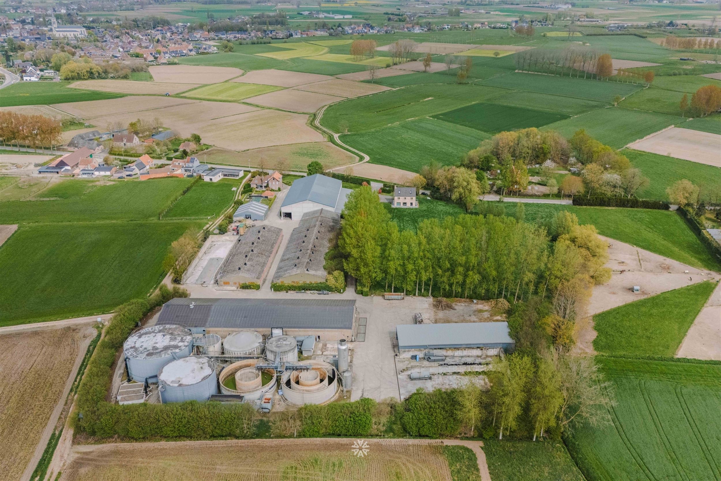 Grootschalige site met veelzijdige infrastructuur en energiepotentieel nabij E17 - foto 5