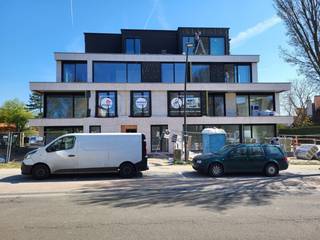 Ruim en energiezuinig 2-slaapkamer appartement gelegen op de eerste verdieping van het nieuwbouwproject 'Les Moineaux'.Het appartement wordt volledig...