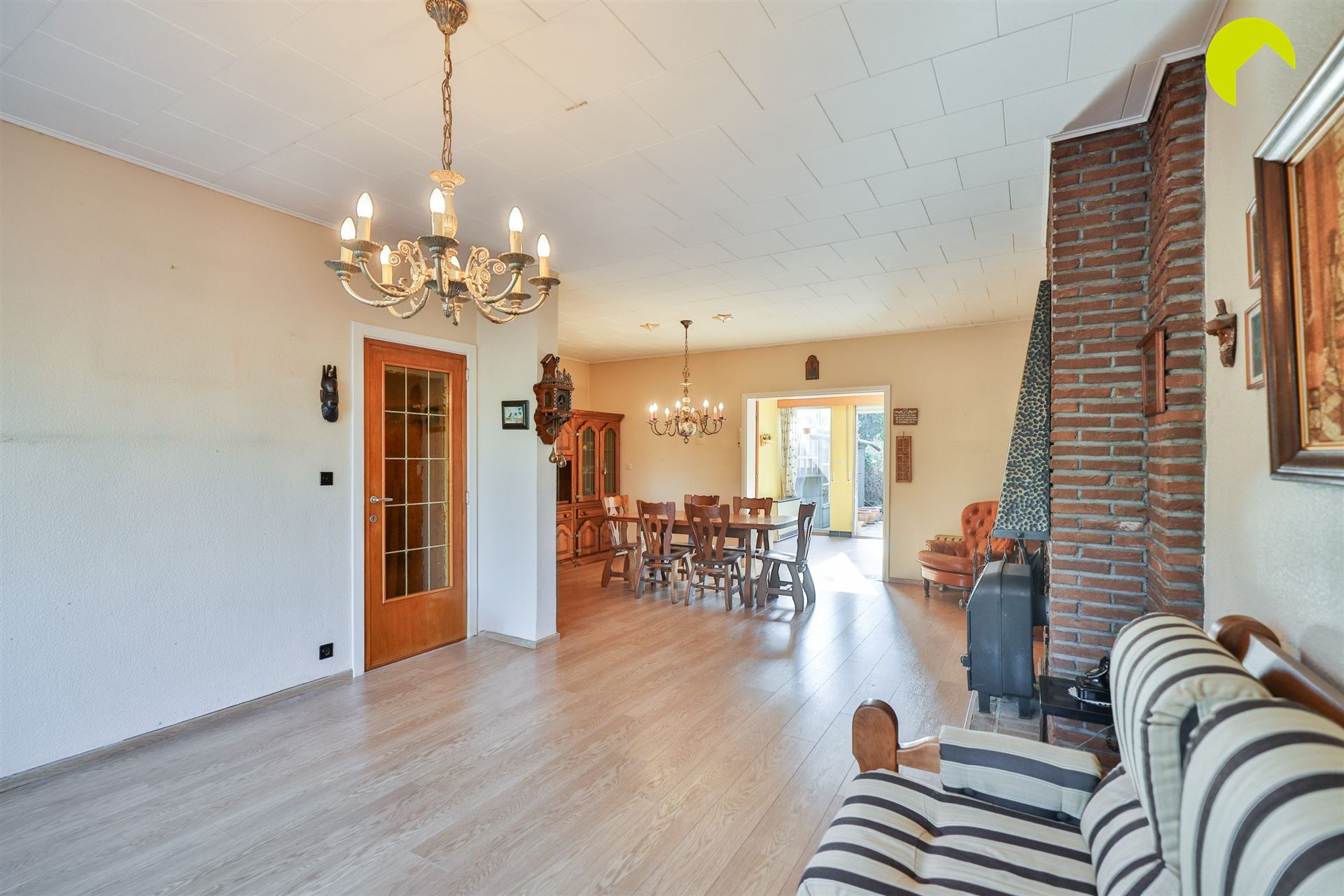 Te renoveren woning met zalige ZW-tuin! - foto 4