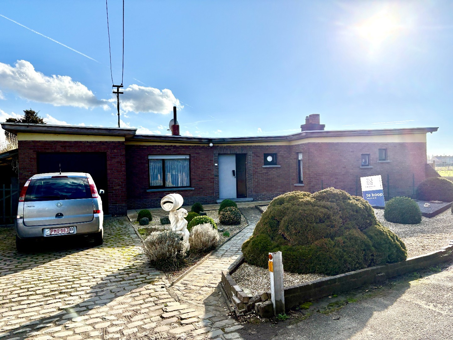 Gelijkvloerse woning op 628 m², 3 slaapkamers, mooi aangelegde tuin en garage. - foto 5
