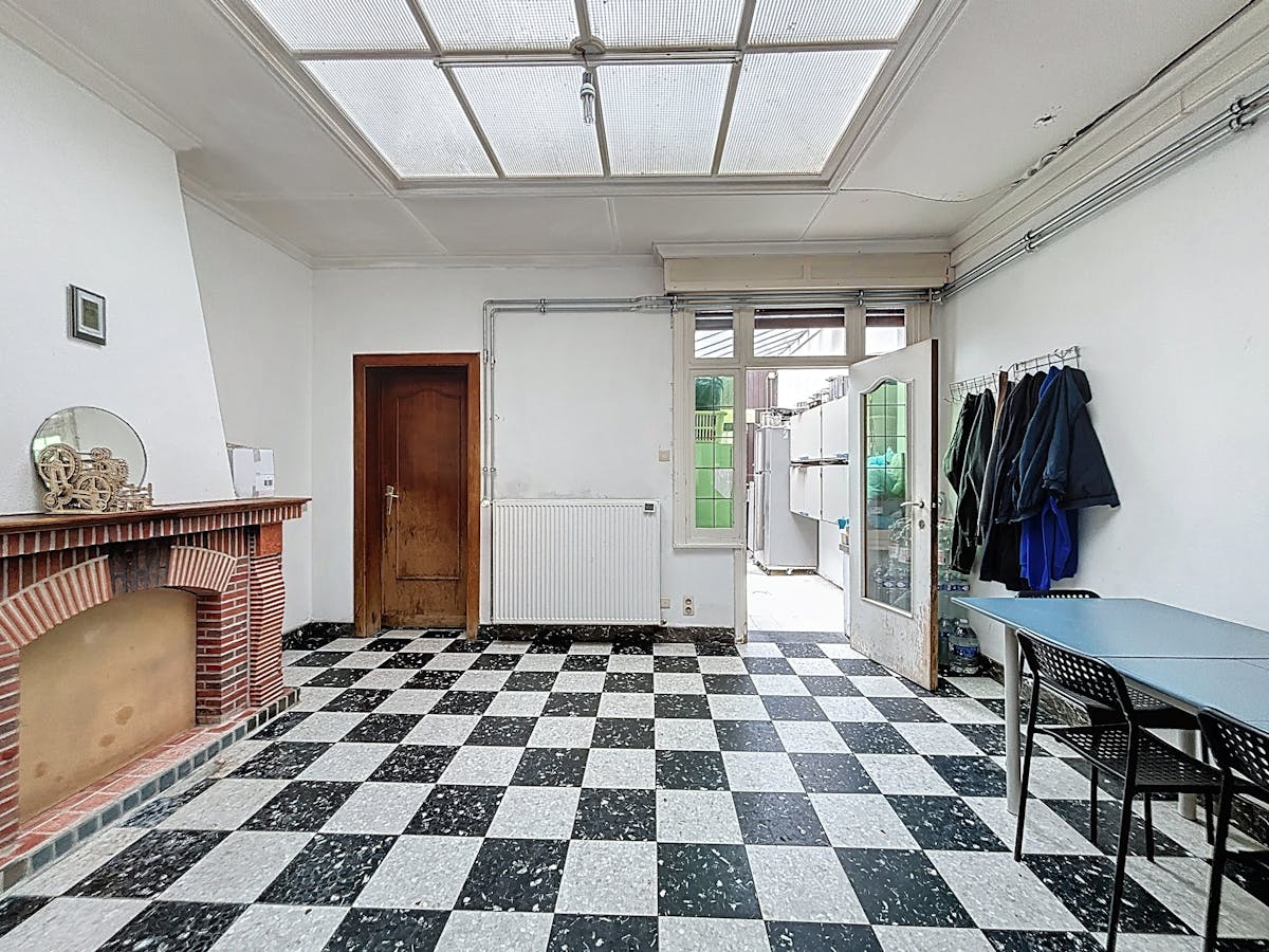 House to renovate for sale in Kortrijk! - photo 4