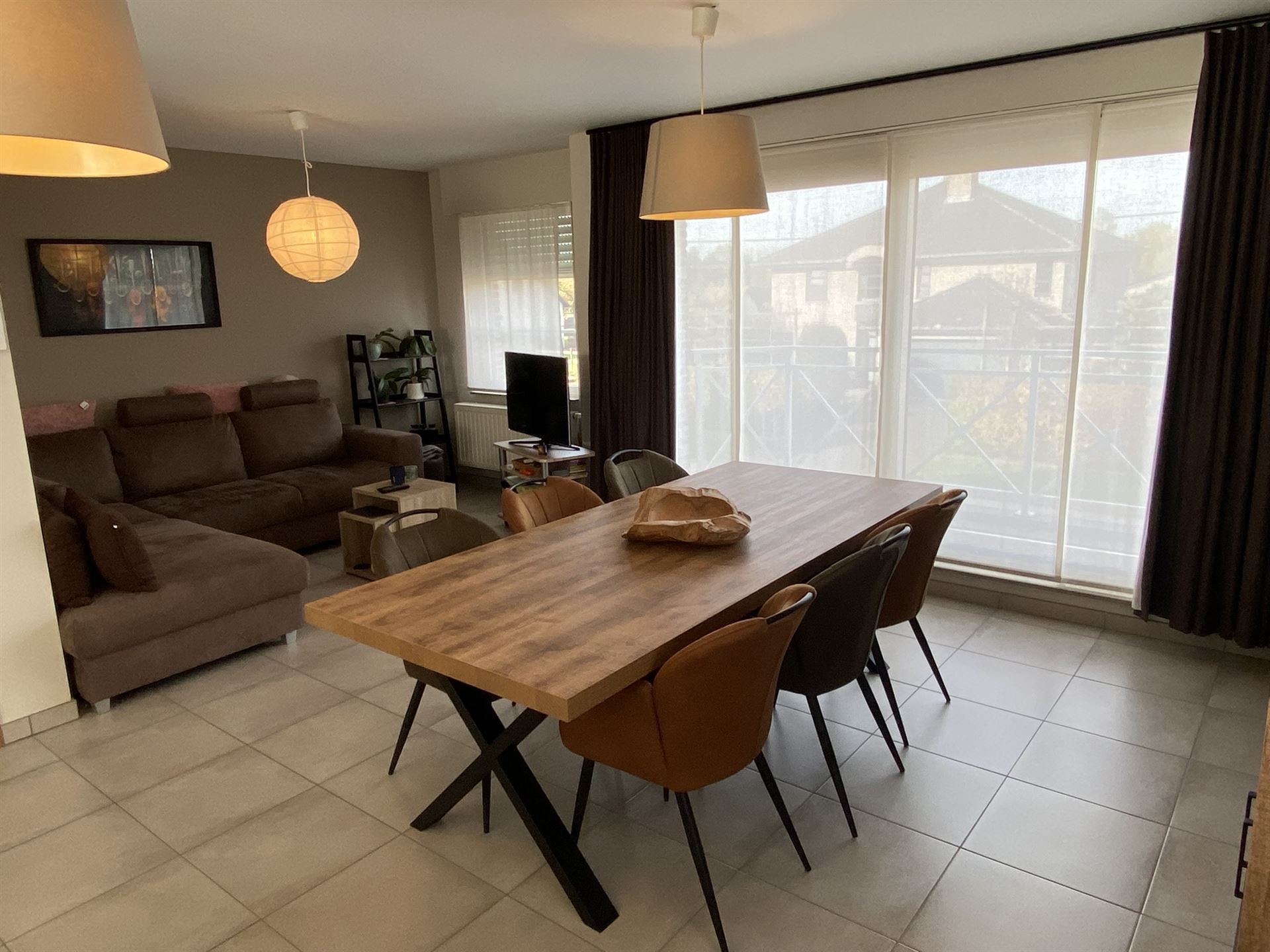 Appartement met 2 slaapkamers, terras en garage - foto 5