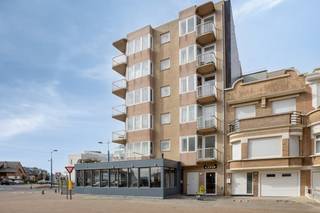 Enkele kenmerken van het pand:- hoekpand- gelagzaal: 72 m²- kelder met toiletten en stockage: 72 m²- uitbouw Heiststraat: 24 m² en 32 m²Huurprijs:...