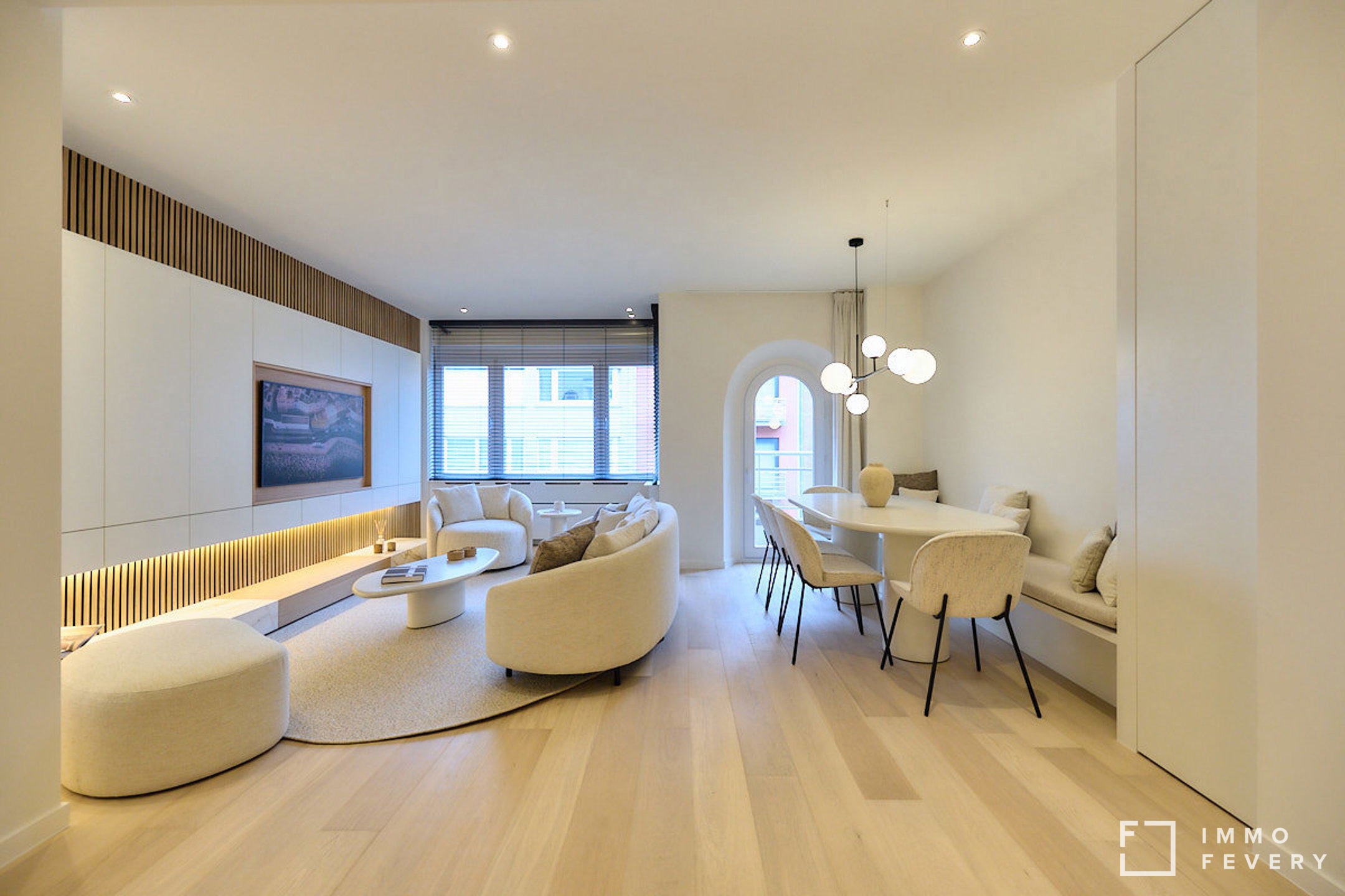 Volledig gerenoveerd appartement op een centrale ligging in Knokke. - foto 2