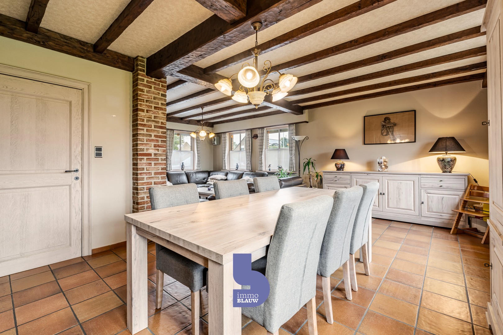 Karaktervolle woning met grote tuin op ruim perceel met garage. - foto 5