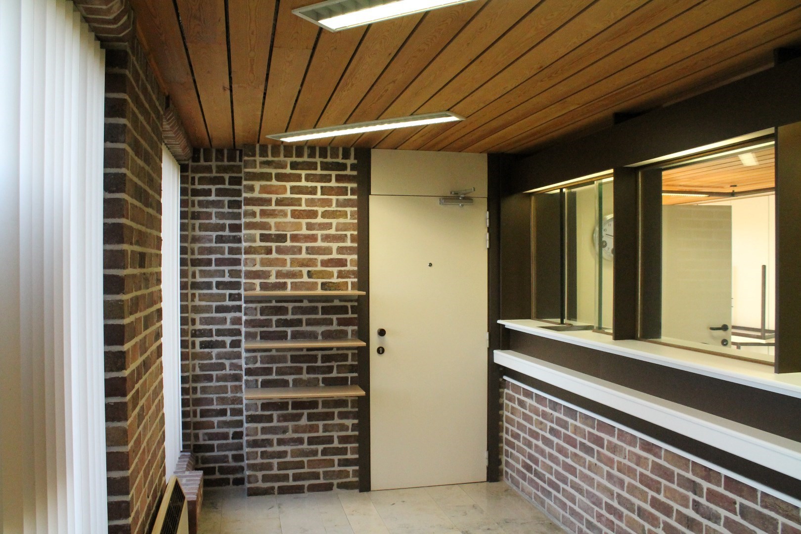 Commerciële ruimte van 134 m² met bijhorende parkingplaatsen - foto 4