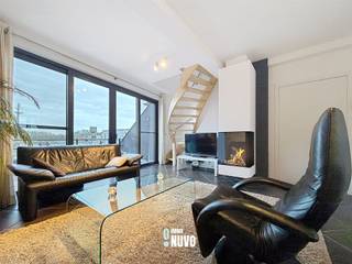 MODERN DUPLEX APPARTEMENT TE KOOP IN DENDERMONDEONTDEK DIT STIJLVOL DUPLEX APPARTEMENT IN HET HART VAN DENDERMONDE, PERFECT VOOR WIE COMFORTABEL EN...