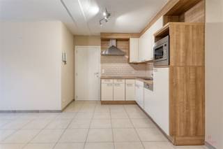 Instapklaar gelijkvloersappartement in hartje Lotenhulle – ideaal voor eigen bewoning of als slimme investeringOp zoek naar een comfortabel en goed...