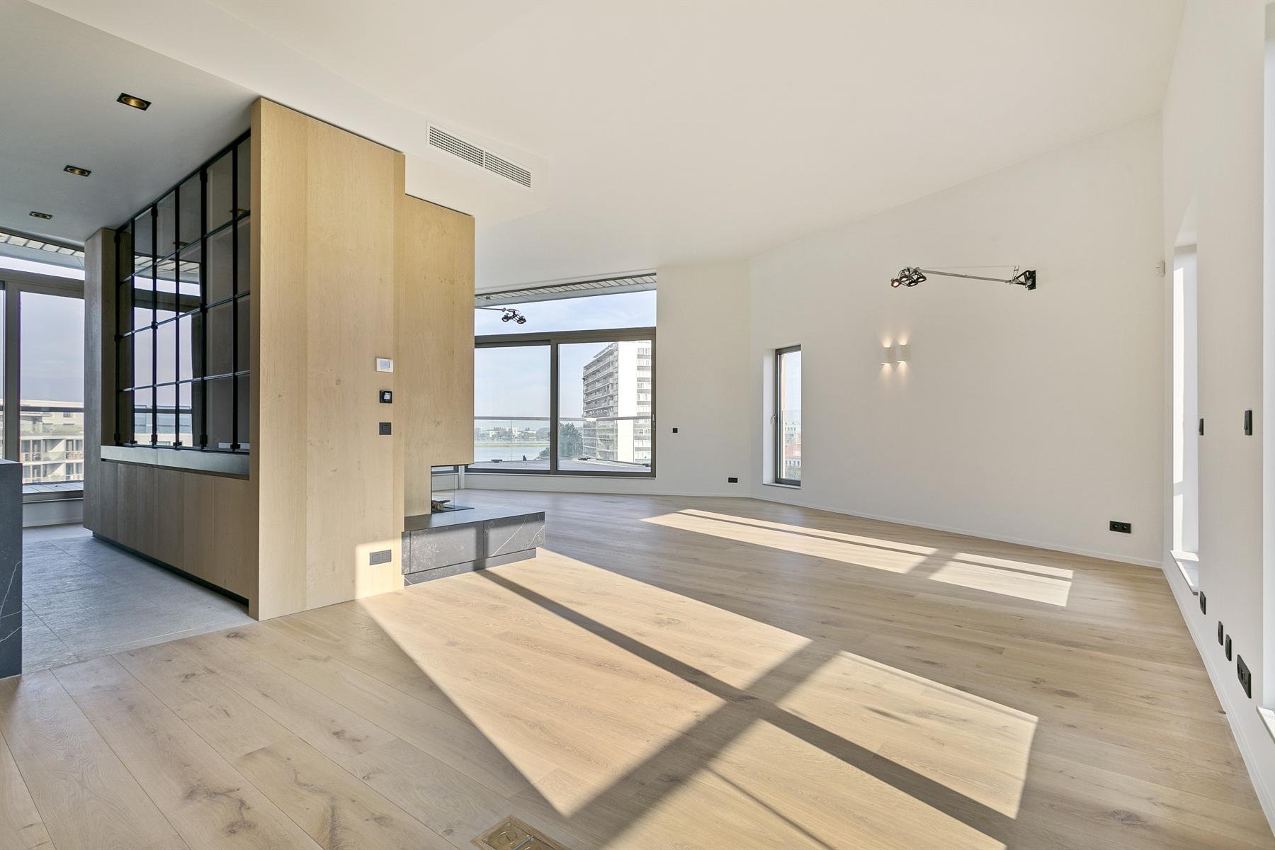 ANTWERPEN-ZUID - Luxueuze penthouse met riant terras en royale parkingfaciliteit - foto 3