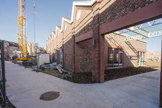 Belle unité patrimoniale rénovée d'environ 350 m² avec une fonction show-room (showroom) /bureau sur 2 niveaux, comprenant 2 places de...