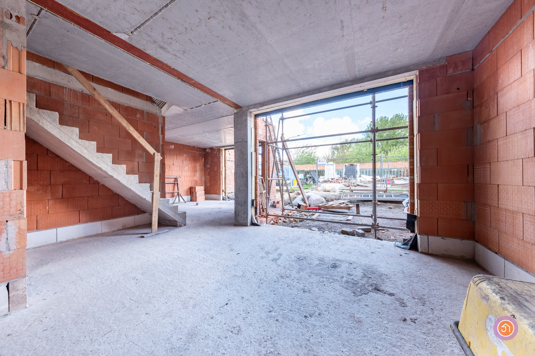 Lichtrijke casco woning met 3 tot 5 slaapkamers en garage - foto 4