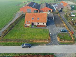 In de rustige Rohoek te Zomergem bevindt zich deze ruime alleenstaande woning in charmante fermettestijl. Dankzij de zeer landelijke ligging geniet...