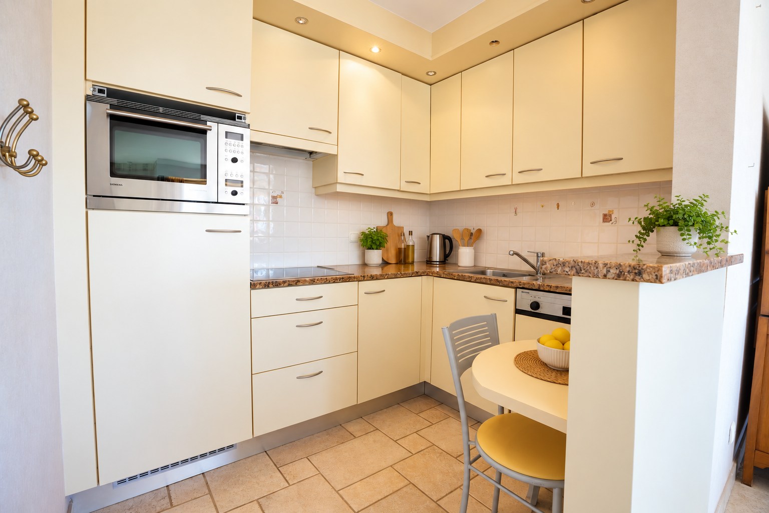 Instapklaar 2-slaapkamerappartement (89m² + 8m² terras) nabij de haven van Nieuwpoort. - foto 4
