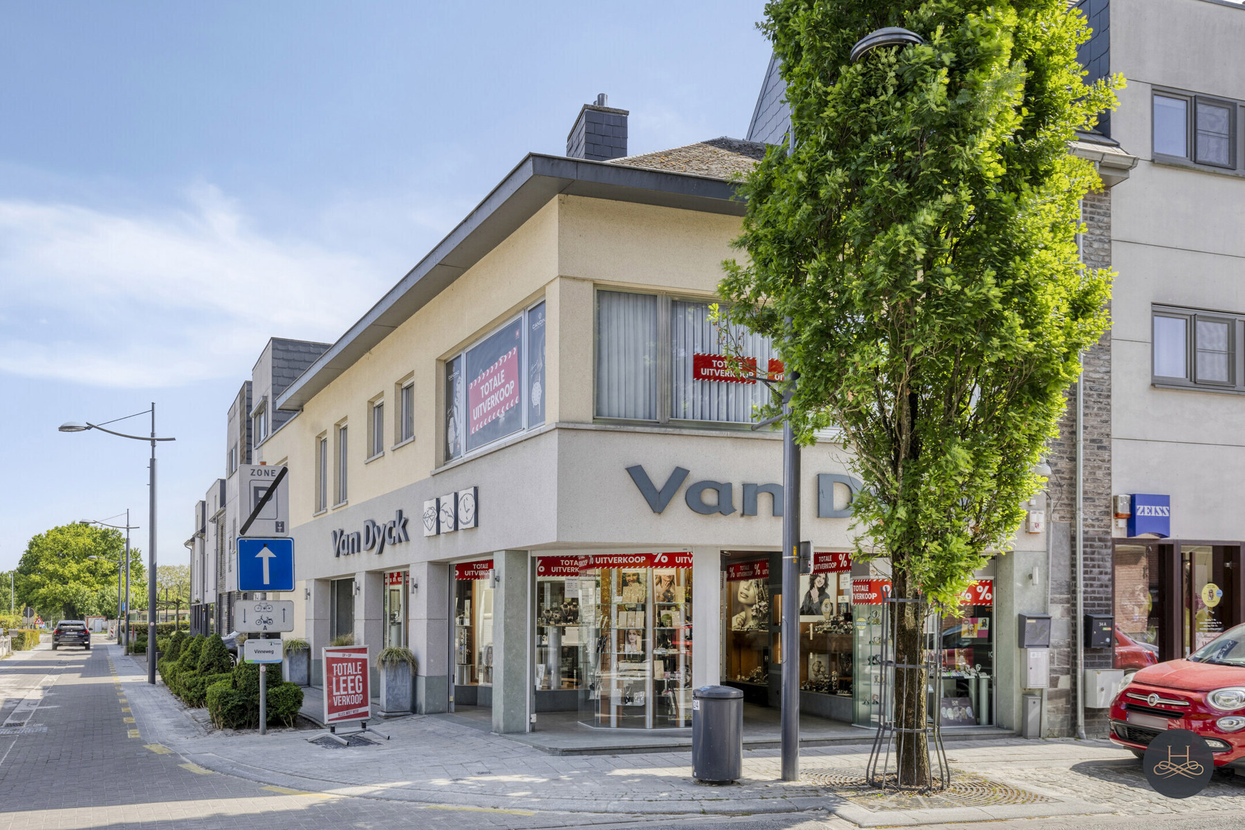 Handelspand met groot appartement in het centrum - foto 3