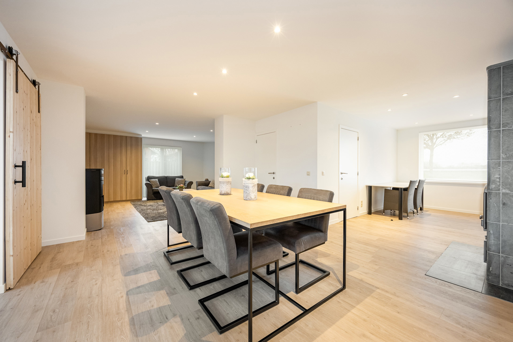 Landelijk gelegen woning met 4 slaapkamers, polyvalente werkruimte en binnenzwembad.  - foto 3