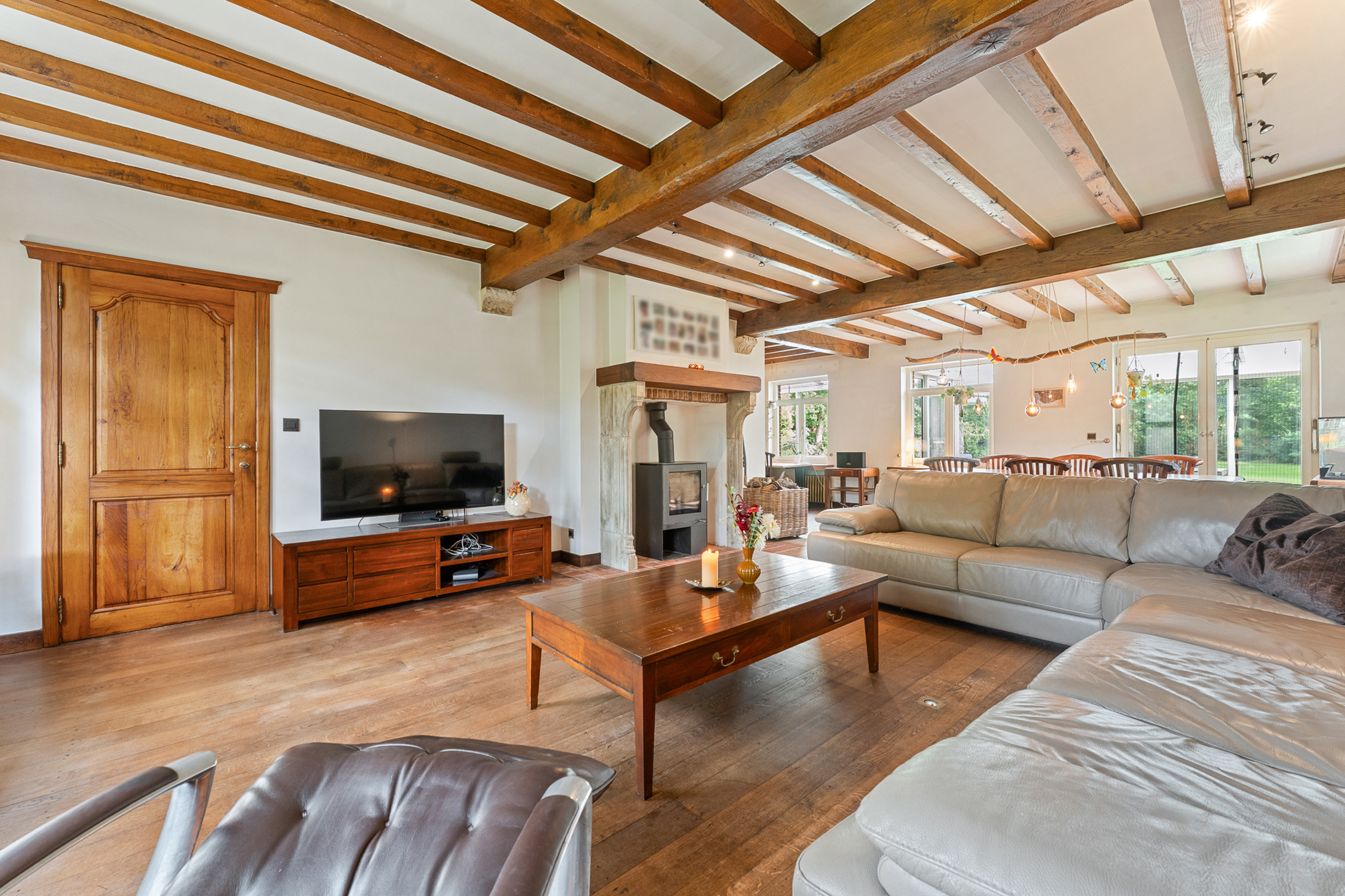 Ruime villa in bosrijke omgeving op een perceel van ca. 3.320m² met zwembad - foto 5