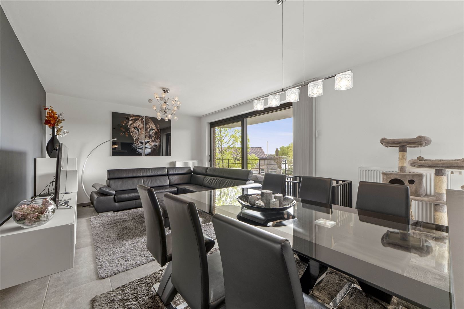 TE KOOP: Stijlvol appartement met zuidgericht terras én kanaalzicht in Hasselt! - foto 4