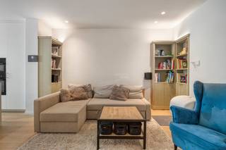Layout:<br /><br />Ground floor:<br />- entrance hall <br />- bedroom (14.5 m²) <br />- living room with open kitchen (37 m²) <br />- covered terrace <br />- garden shed<br />- spacious garden <br /><br />First floor:<br />- night hall <br />- toilet <br />- bedroom 2 <br />- bedroom 3<br />- bathroom with double sink, bath and shower <br /><br />Basement:<br />- partially basement <br /><br />Details: <br />- available from (no later than) 31/01/2027<br />- 8 solar panels <br />- air conditioning <br />- compliant electricity <br />- fly screens <br />- located in the center of Wilrijk <br /><br />Are you interested in this house for sale in Wilrijk? Don't hesitate to contact us. Do you also want to sell or rent your property? We are happy to help you out. Always at your service to help you with all your questions about real estate!<br /><br /><br />Register of measures: no