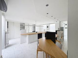 This office is located near the entrance and exit of the E40 Gistel and is therefore very easy to reach by car and public transport...